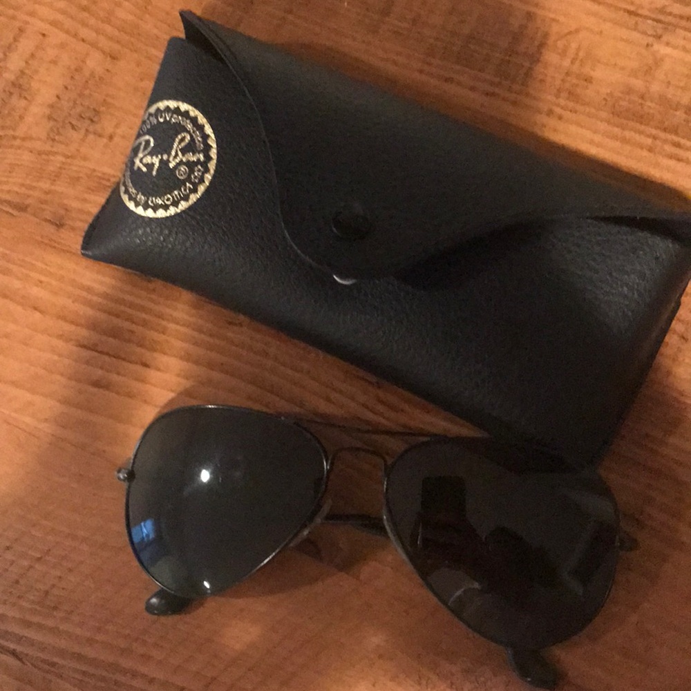 Black aviator sunglasses